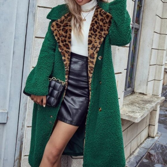 Contemporary leopard animal print fuzzy cozy Jacke - Picture 5 of 9